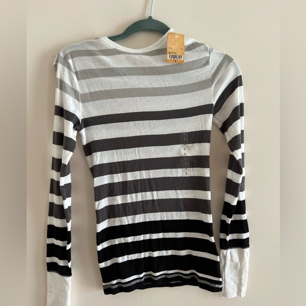 Striped Gradient Long Sleeve Tee - Black & White